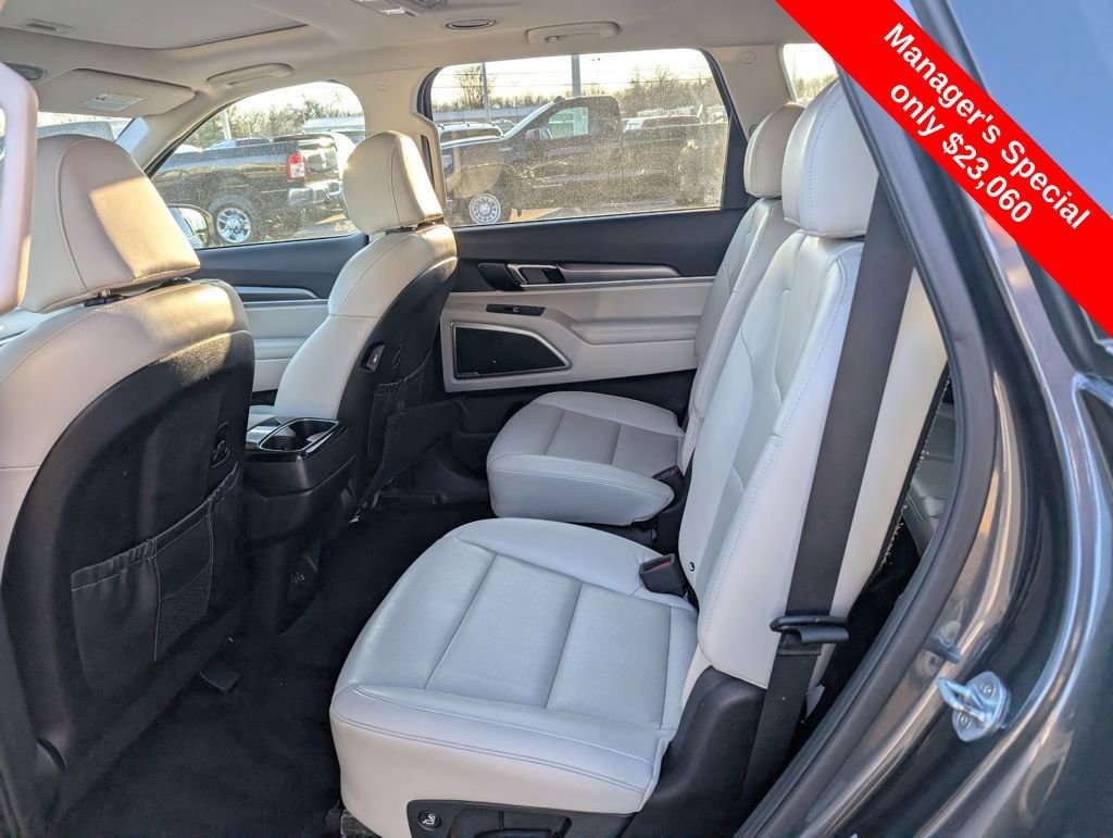 Used 2022 Kia Telluride S image 9