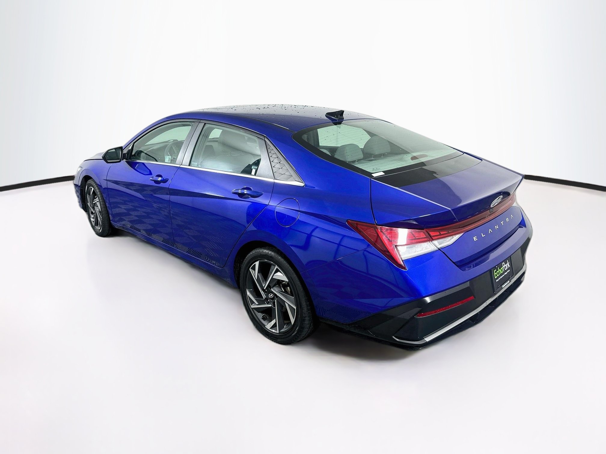 Used 2025 Hyundai Elantra SEL FWD image 5