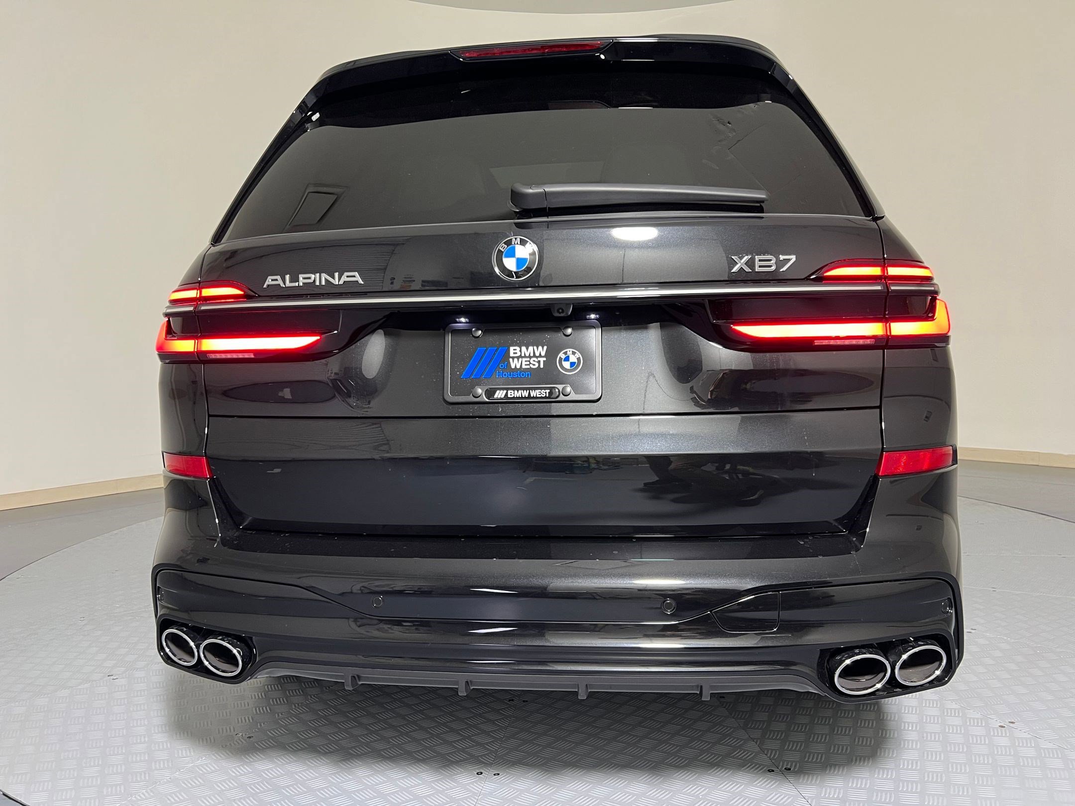 New 2026 BMW ALPINA XB7 image 8