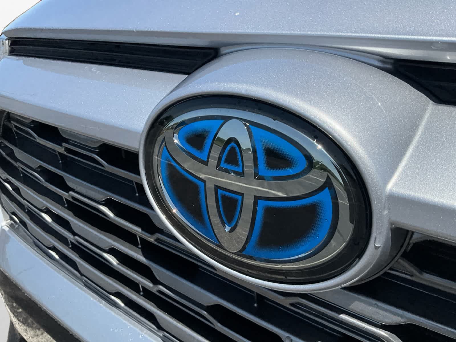 Used 2020 Toyota RAV4 XSE w/ XSE Grade Weather Package AWD/4WD image 16