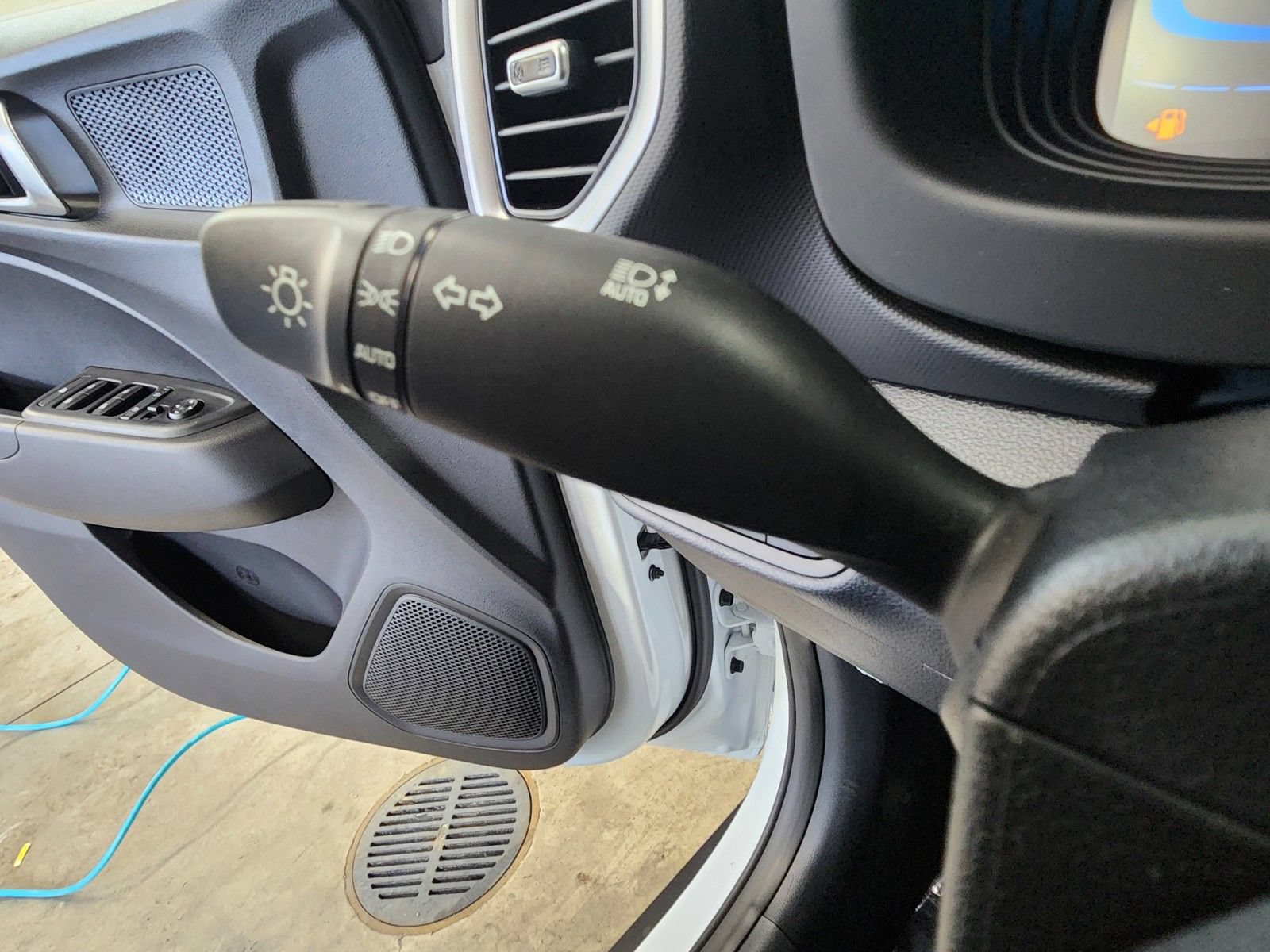 New 2026 Hyundai Venue SEL FWD image 18