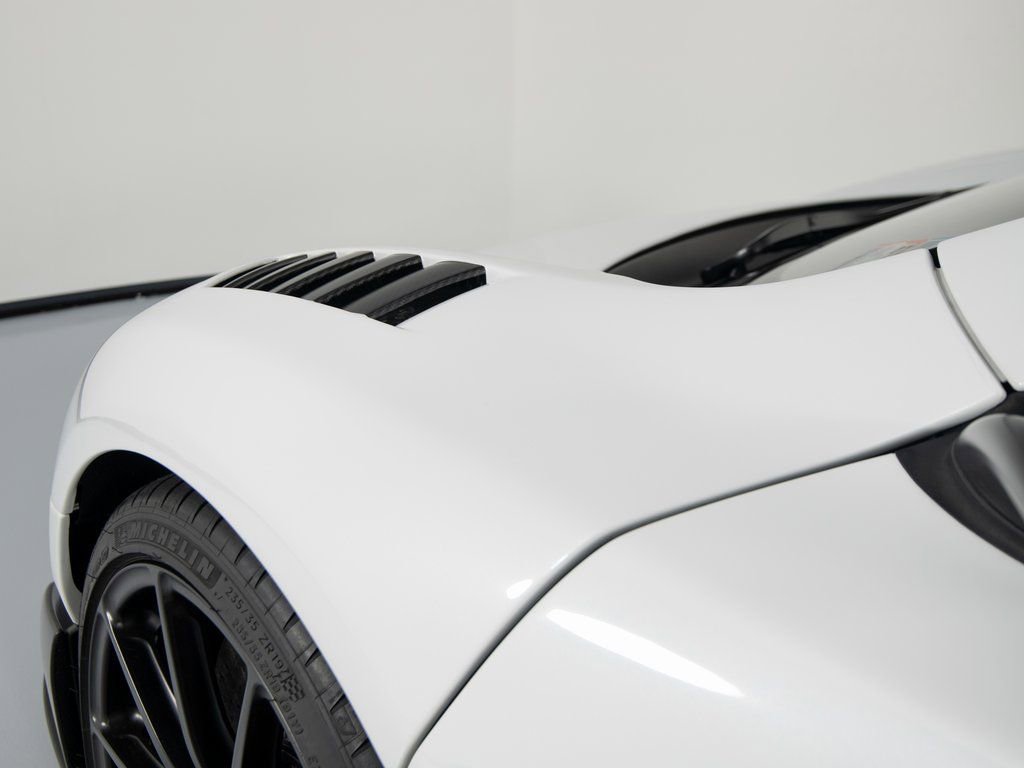 Used 2016 McLaren 675LT Spider image 52