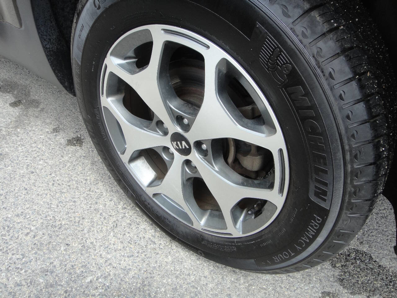 Used 2020 Kia Telluride EX image 19