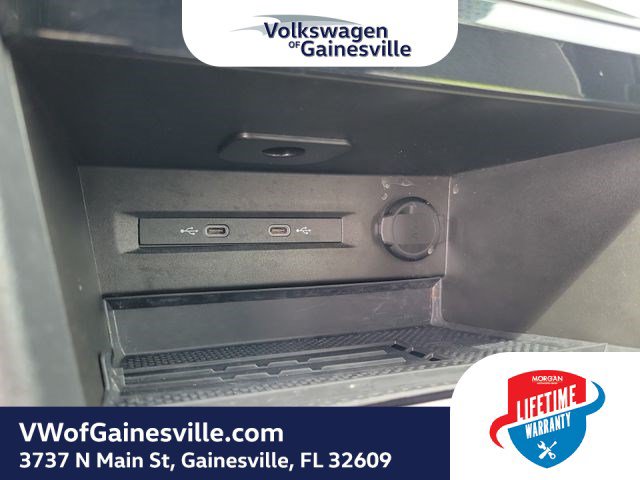 Used 2025 Volkswagen Taos SE FWD image 30