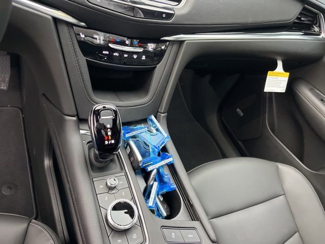 New 2025 Cadillac XT6 Luxury image 29