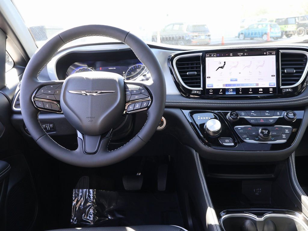 New 2026 Chrysler Pacifica Limited w/ S Appearance Package FWD image 18