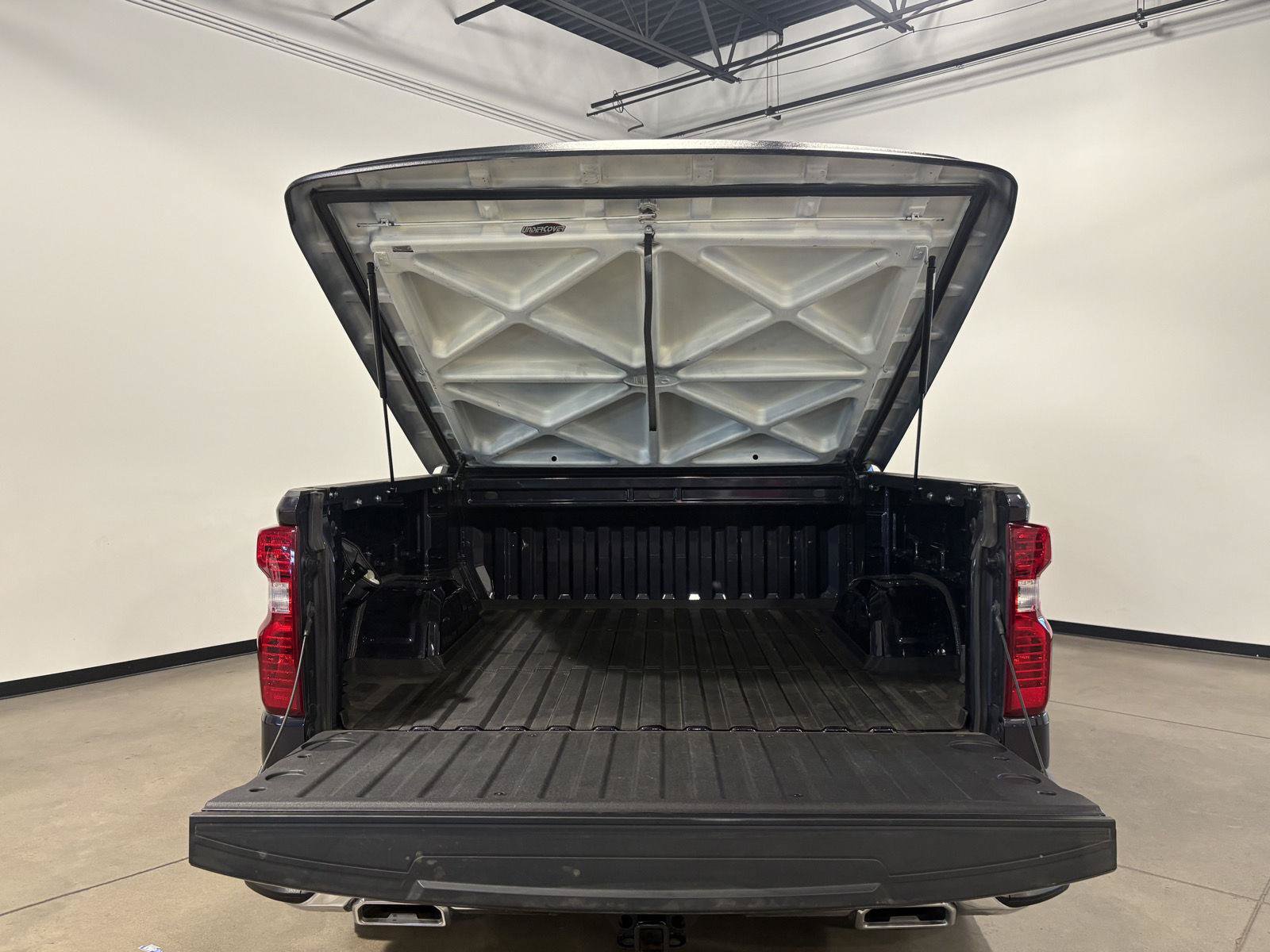 Used 2023 Chevrolet Silverado 1500 LT w/ Z71 Off-Road Package AWD/4WD image 38