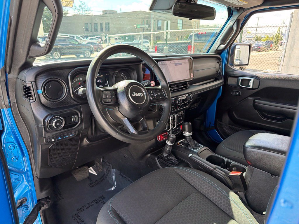 Used 2024 Jeep Wrangler Unlimited Rubicon 4xe AWD/4WD image 28