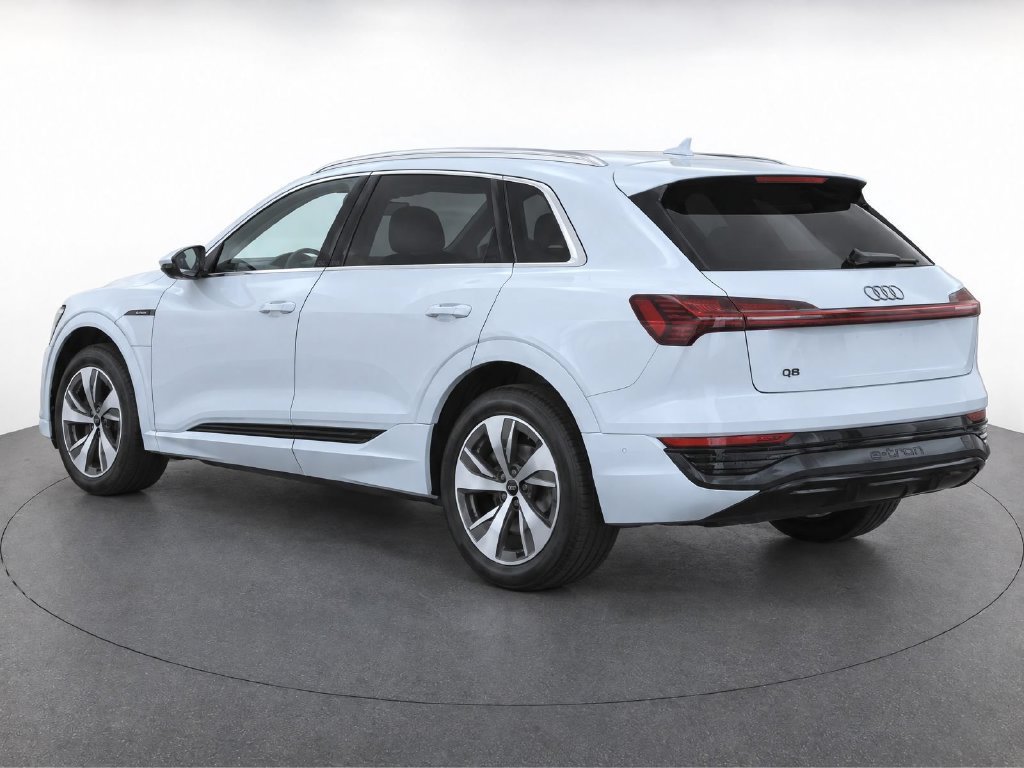 Used 2024 Audi Q8 e-tron Premium AWD/4WD image 7