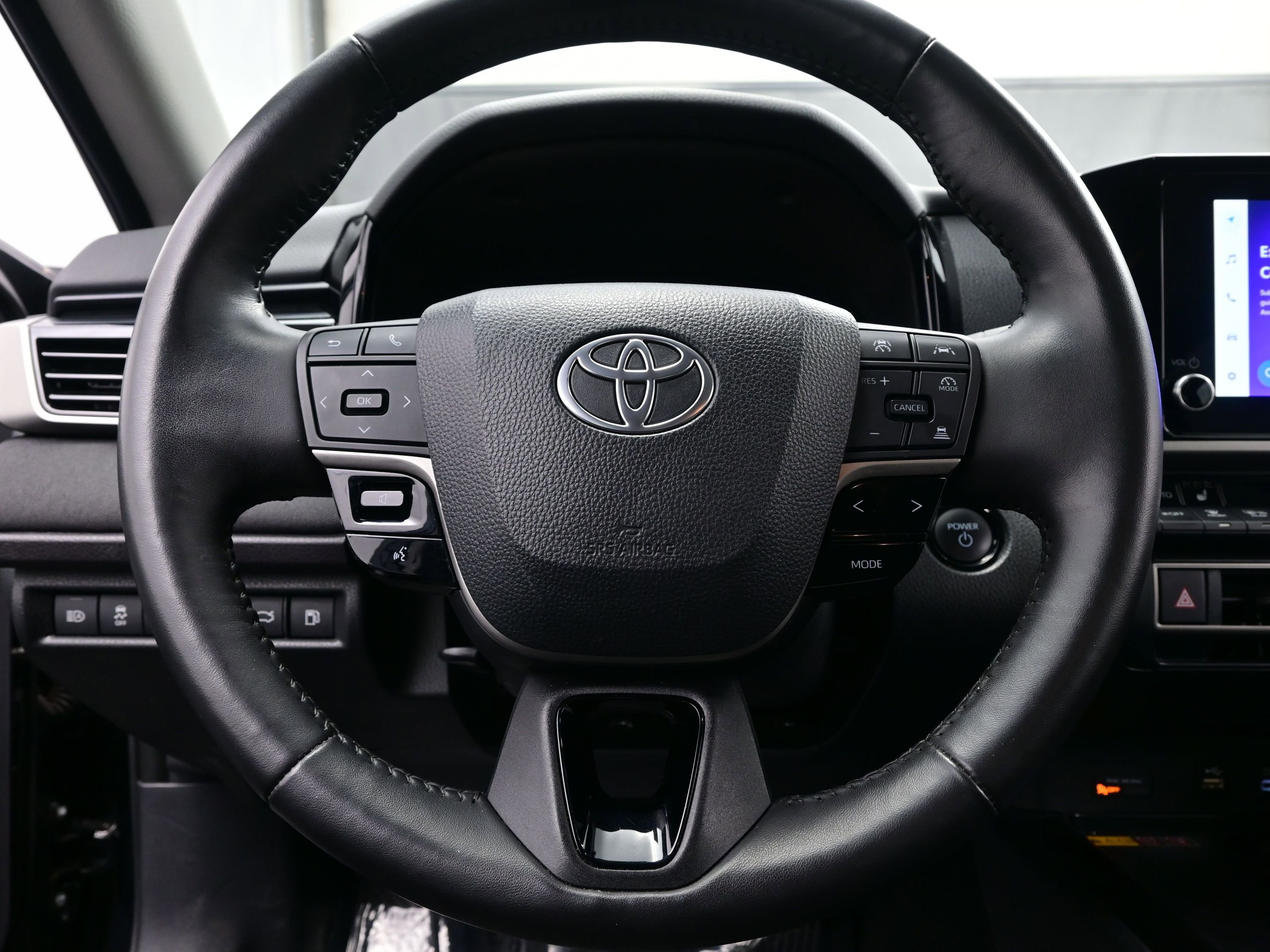 Used 2025 Toyota Camry LE w/ Convenience Package image 23