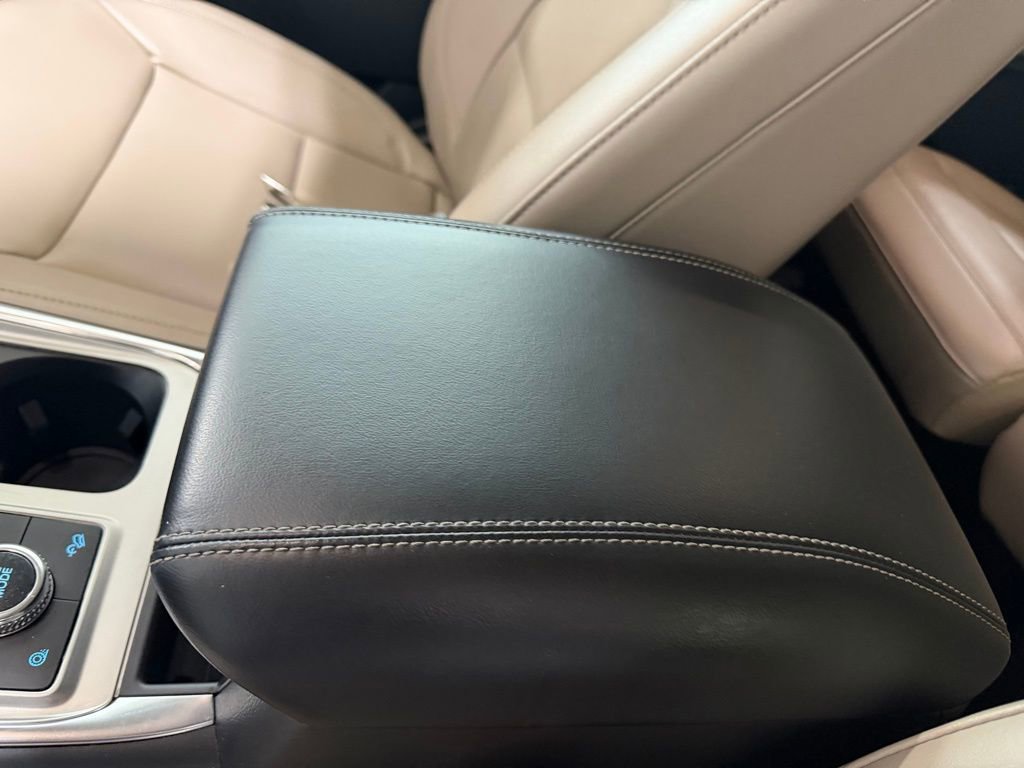 Used 2024 Ford Explorer XLT w/ Equipment Group 202A image 24