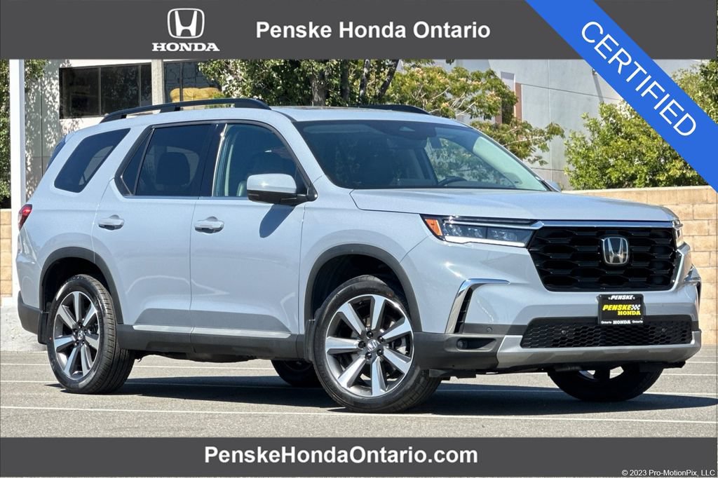 Certified 2024 Honda Pilot Touring image 1