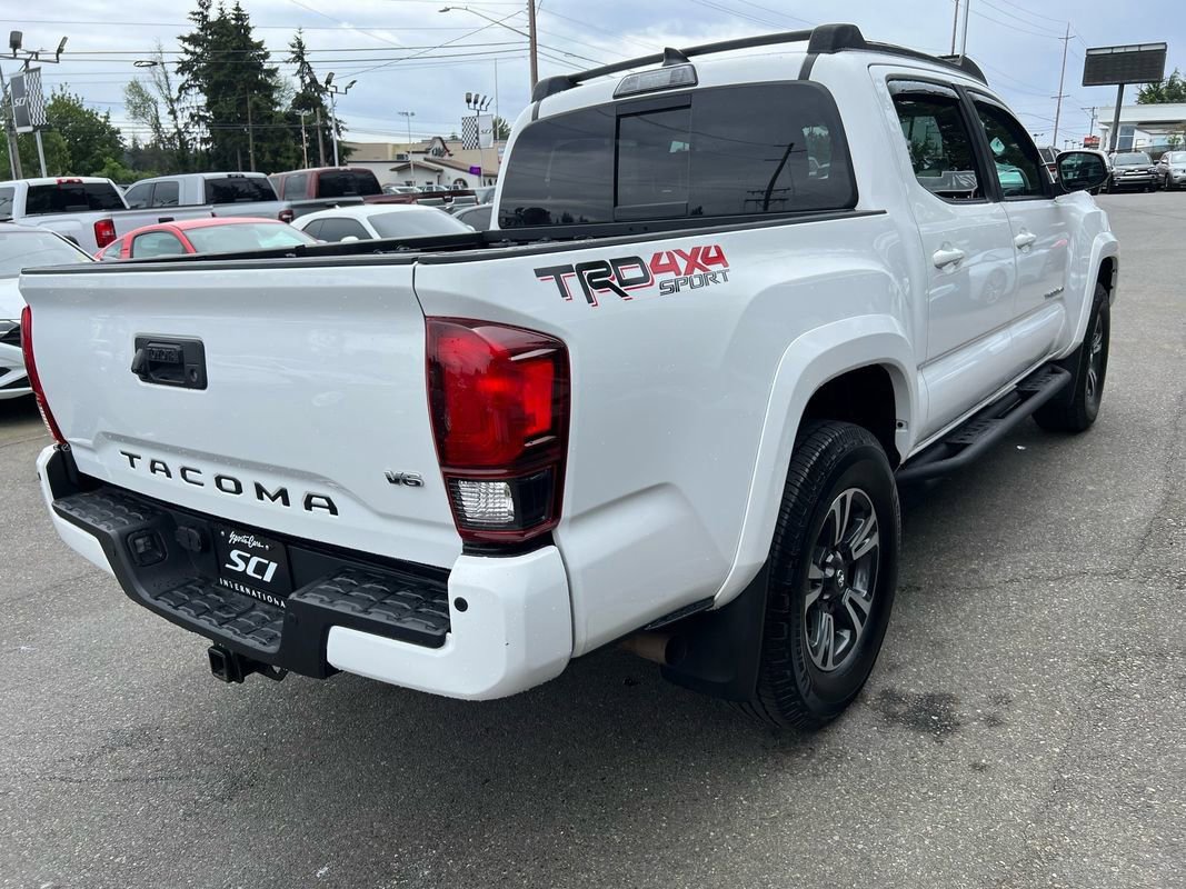 Used 2019 Toyota Tacoma TRD Sport w/ Technology Package AWD/4WD image 5