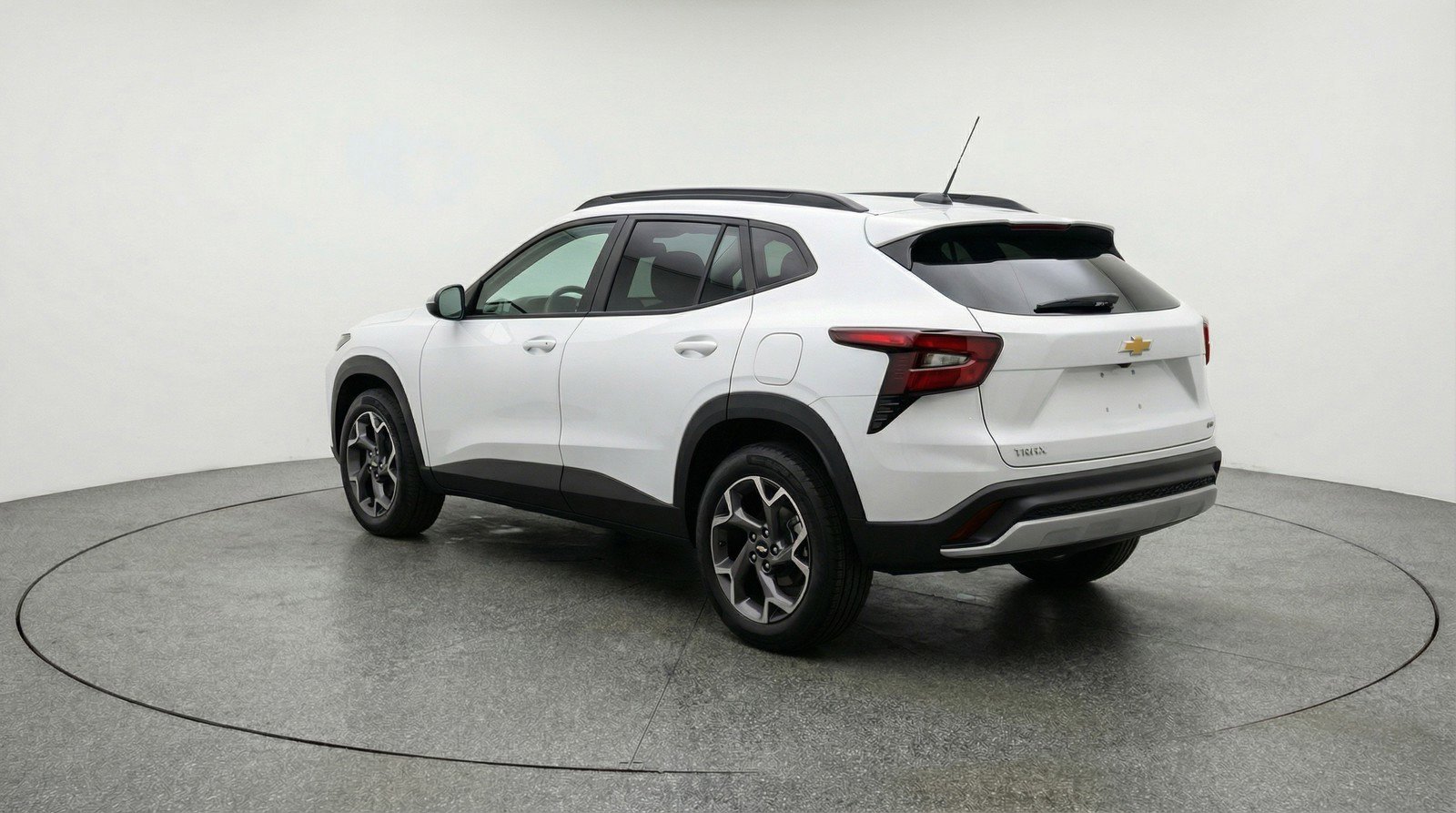 Used 2025 Chevrolet Trax LT image 6