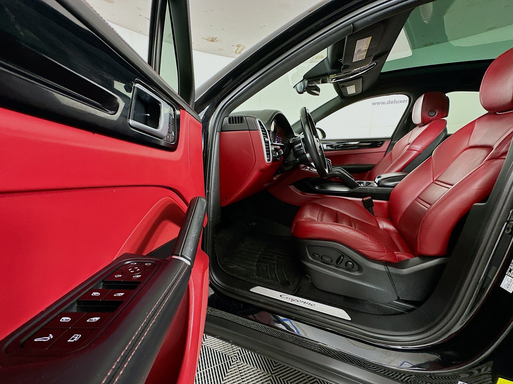 Used 2022 Porsche Cayenne E-Hybrid Coupe image 21