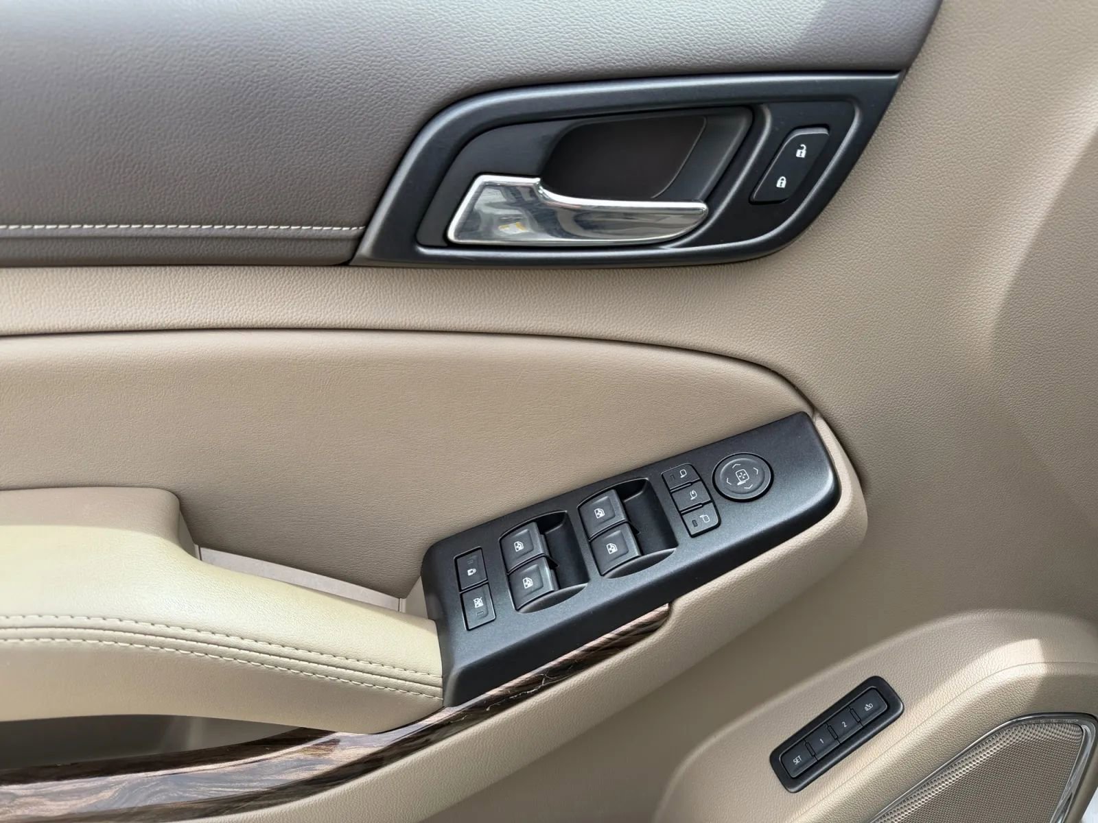 Used 2019 GMC Yukon XL SLT w/ Open Road Package RWD image 15