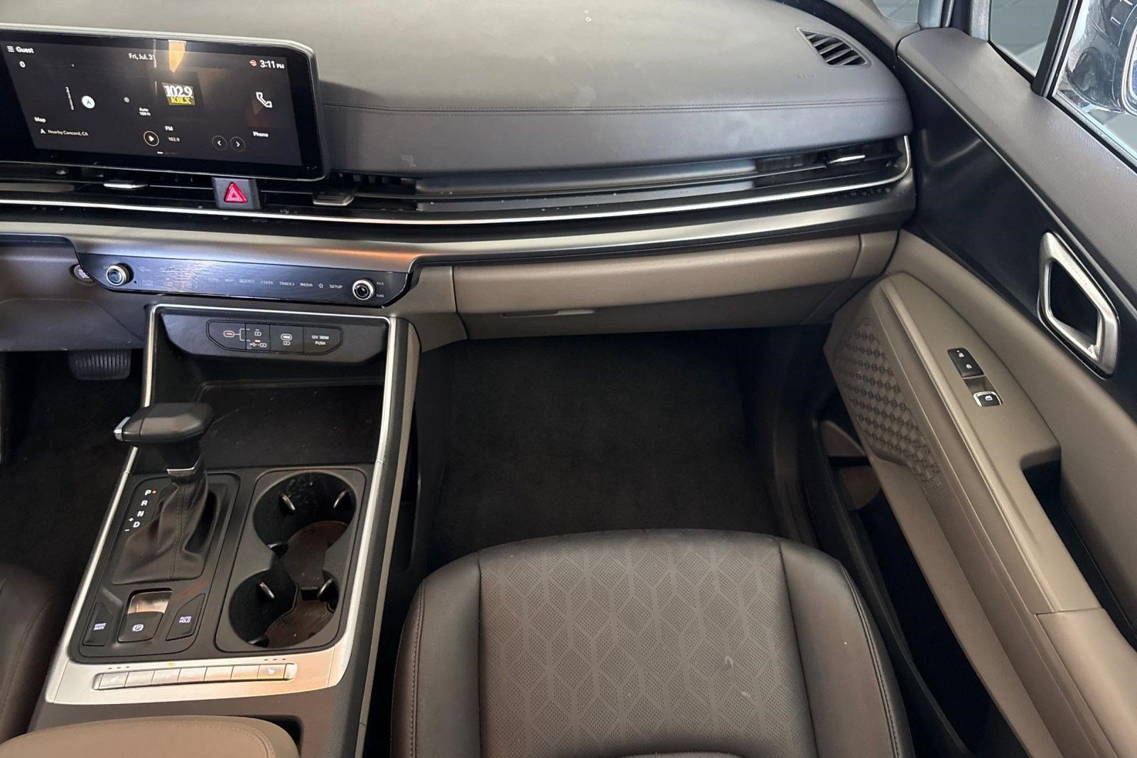 Used 2026 Kia Carnival FWD image 33