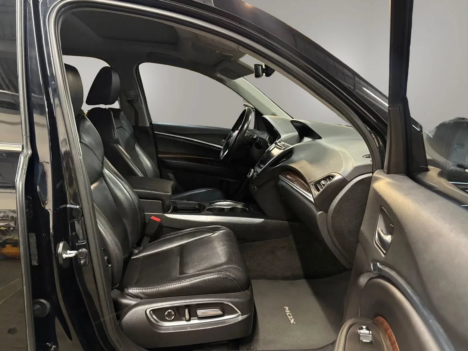 Used 2020 Acura MDX SH-AWD image 20