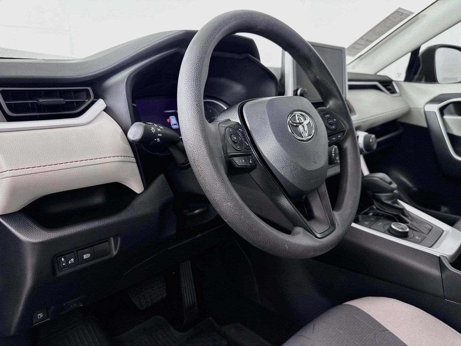 Certified 2023 Toyota RAV4 XLE AWD/4WD image 4