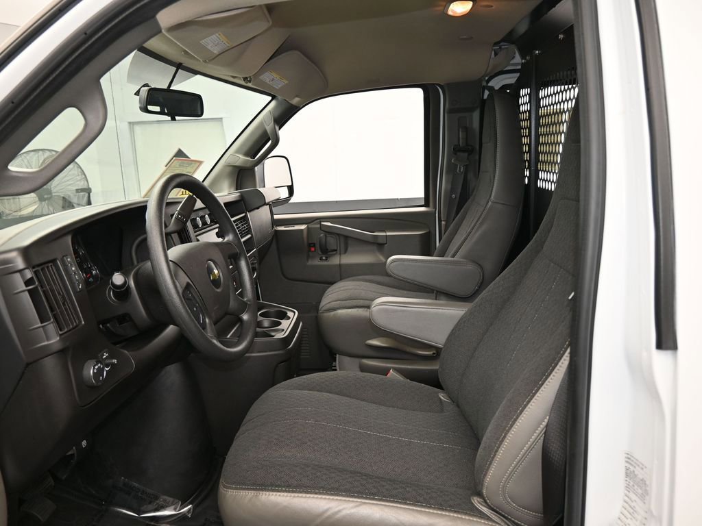 Used 2024 Chevrolet Express 2500 w/ Driver Convenience Package image 11