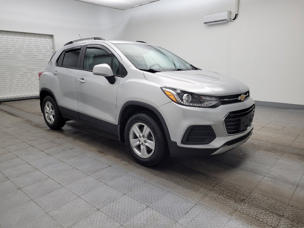 Used 2022 Chevrolet Trax LT w/ LT Convenience Package image 11