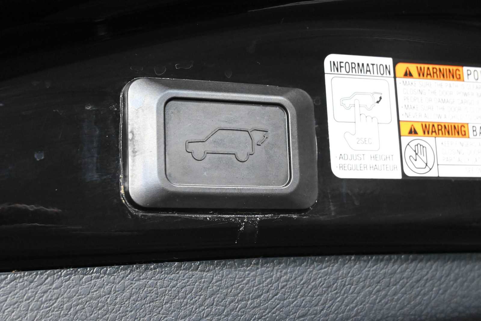 Used 2015 Toyota RAV4 Limited FWD image 8