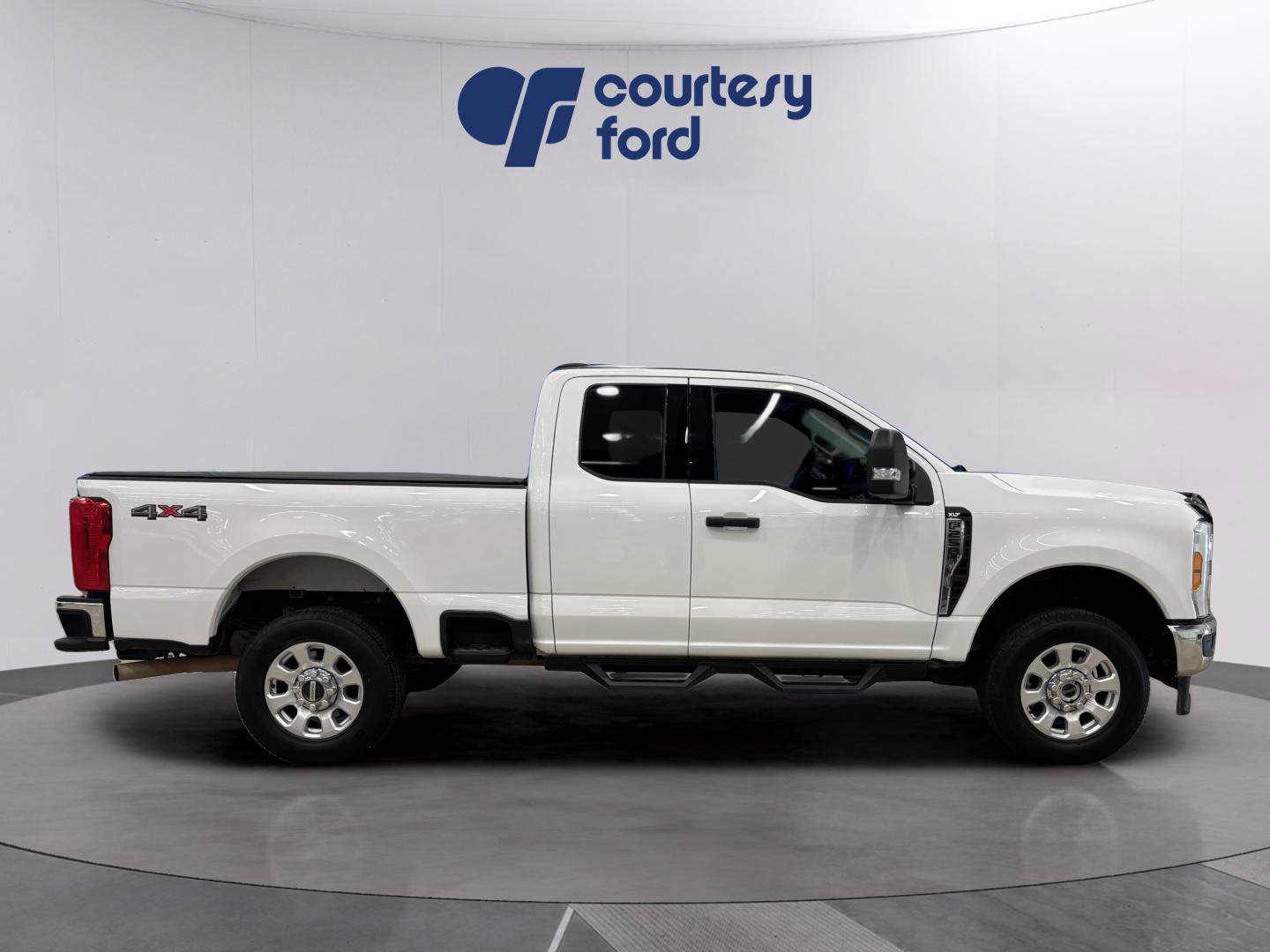 Certified 2023 Ford F250 XLT AWD/4WD image 8