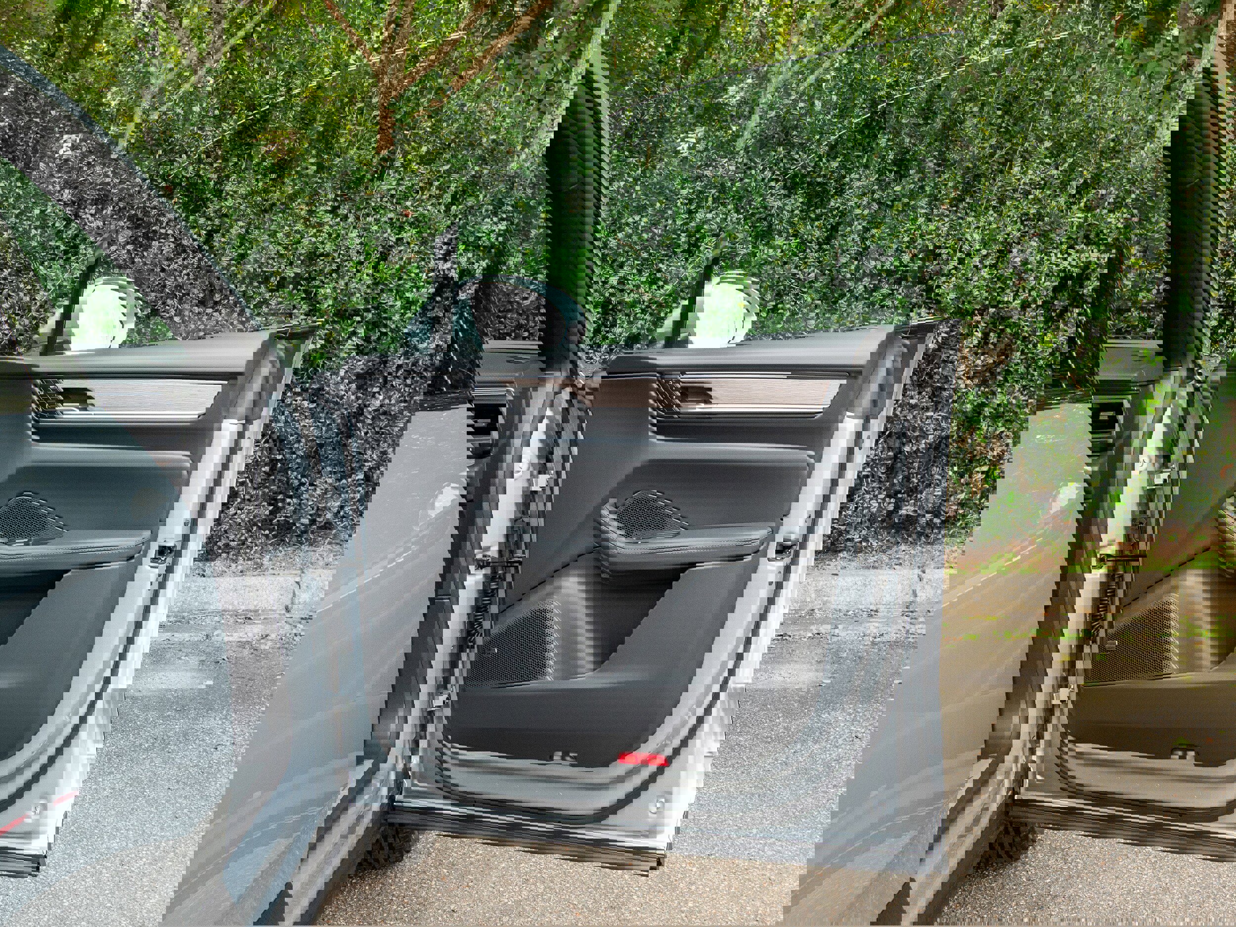 New 2025 Porsche Macan 4S Electric image 23