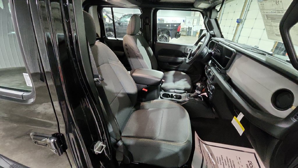 New 2026 Jeep Gladiator Sport AWD/4WD image 28