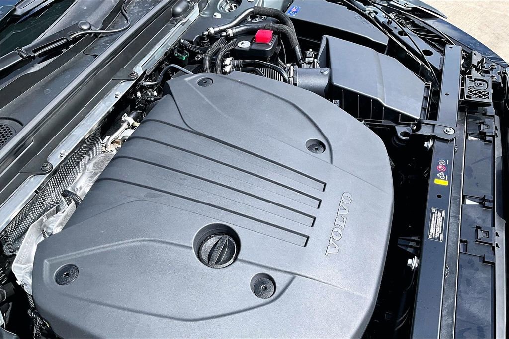 New 2026 Volvo V60 B5 Cross Country Ultra image 37