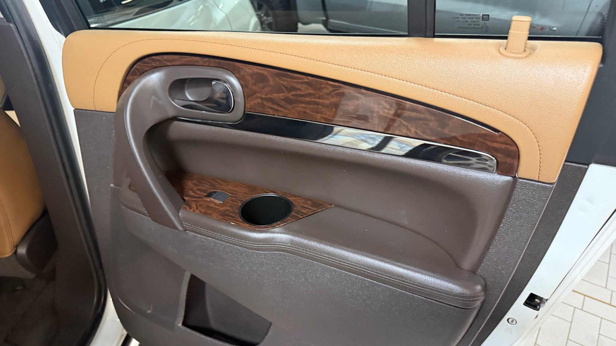 Used 2015 Buick Enclave Leather FWD image 24