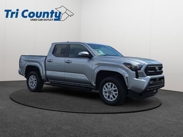 Used 2025 Toyota Tacoma SR5 AWD/4WD image 1
