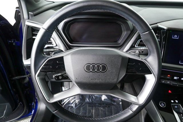 Used 2023 Audi Q4 e-tron Premium Plus w/ Premium Plus image 8
