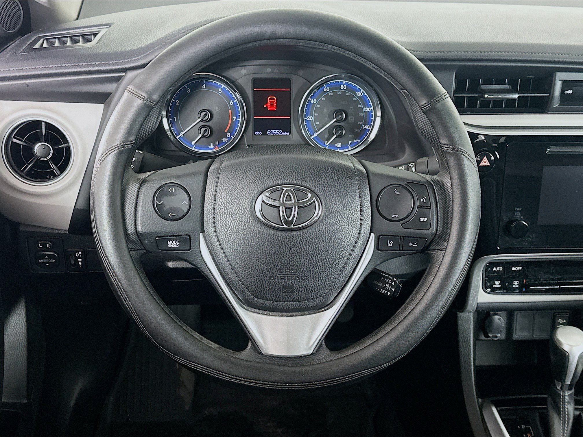 Used 2017 Toyota Corolla LE FWD image 18