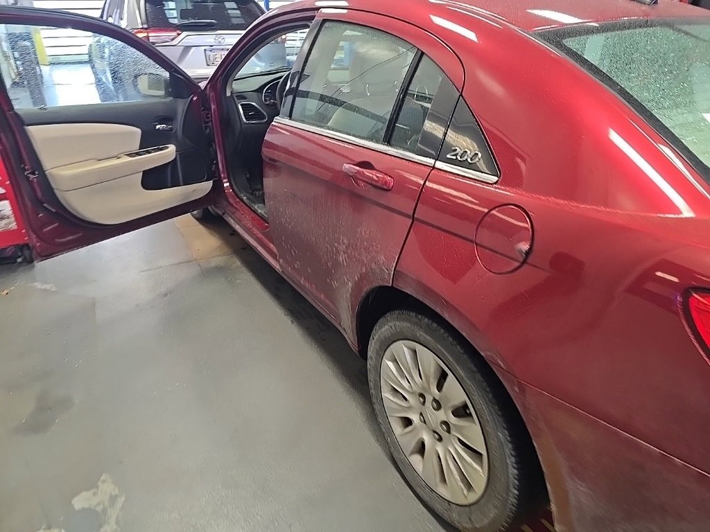 Used 2011 Chrysler 200 LX image 6