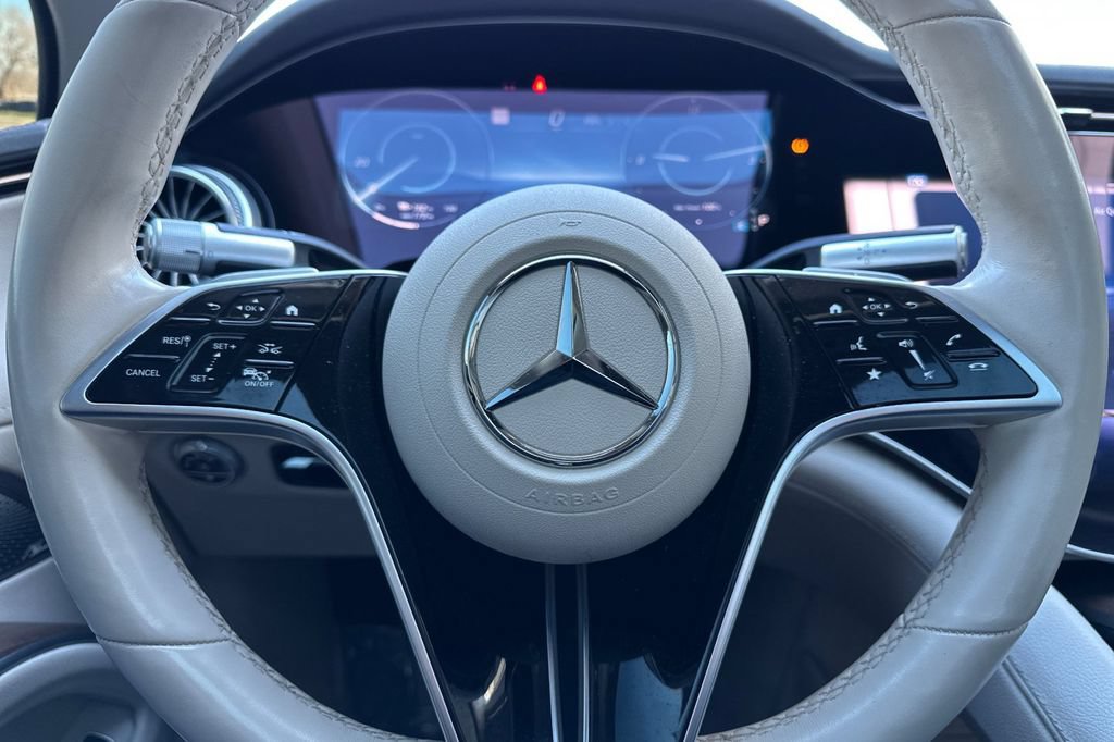 Used 2022 Mercedes-Benz EQS 580 4MATIC Sedan image 23