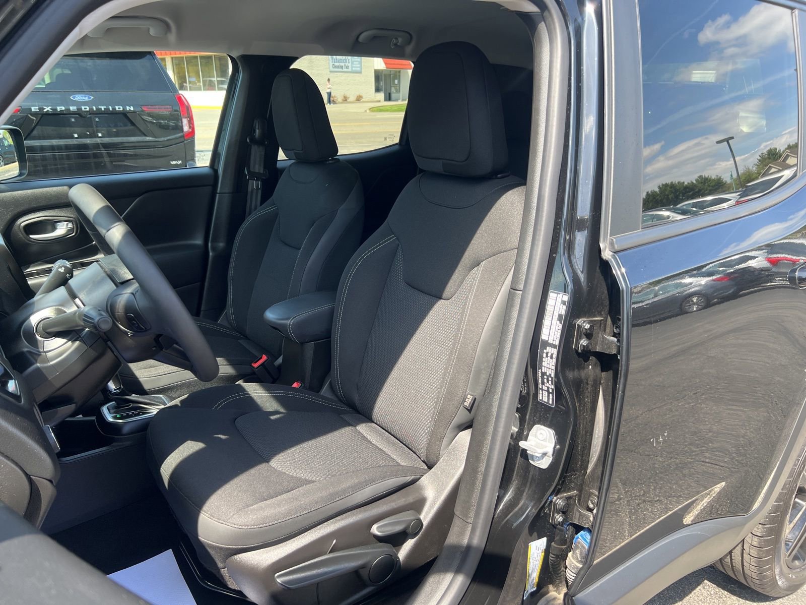 Used 2023 Jeep Renegade Altitude AWD/4WD image 22