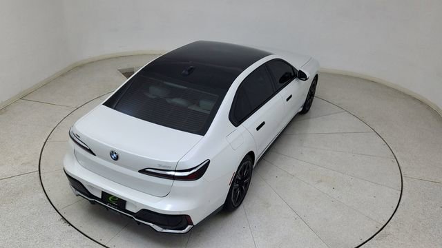 Used 2025 BMW 740i xDrive image 81