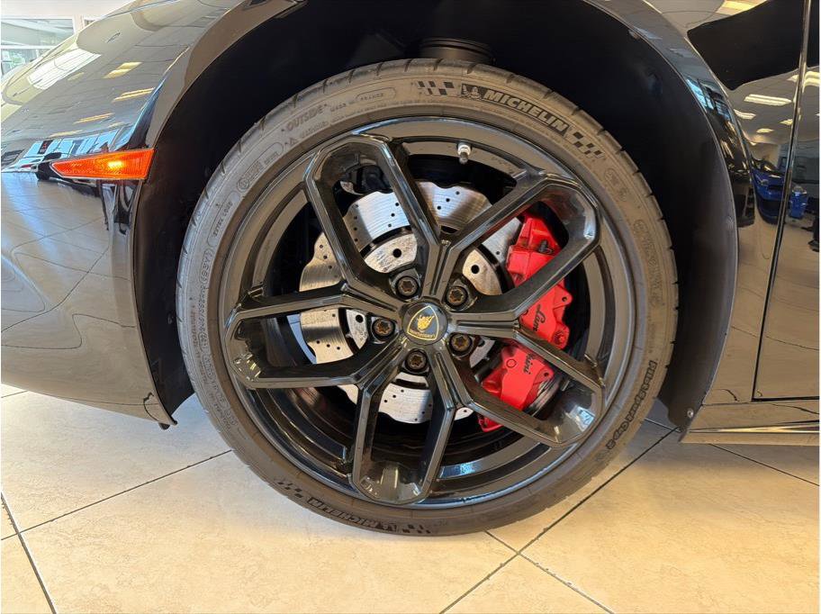 Used 2019 Lamborghini Huracan LP 580-2 RWD image 37