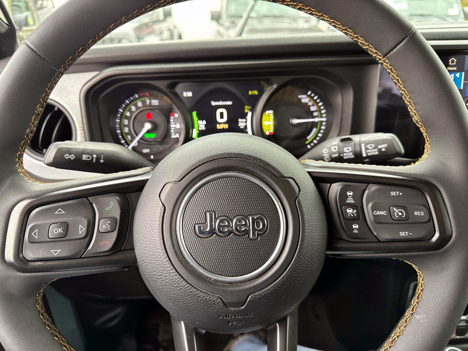 Used 2024 Jeep Wrangler Unlimited AWD/4WD image 14