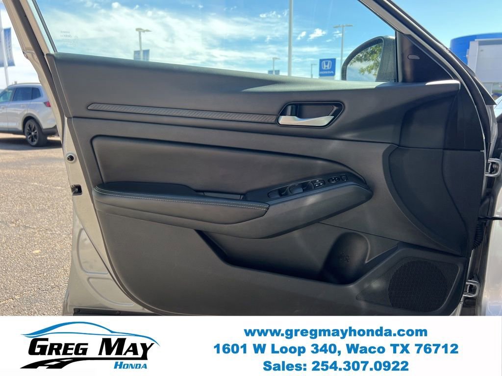 Used 2024 Nissan Altima 2.5 SV image 19