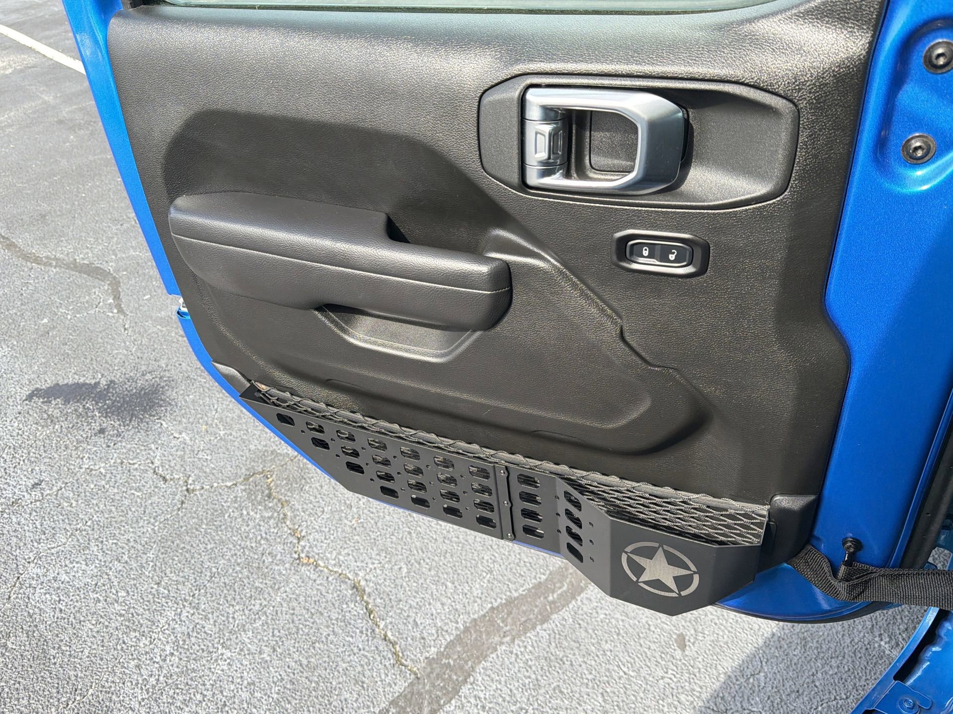 Used 2025 Jeep Wrangler Unlimited Sport AWD/4WD image 18