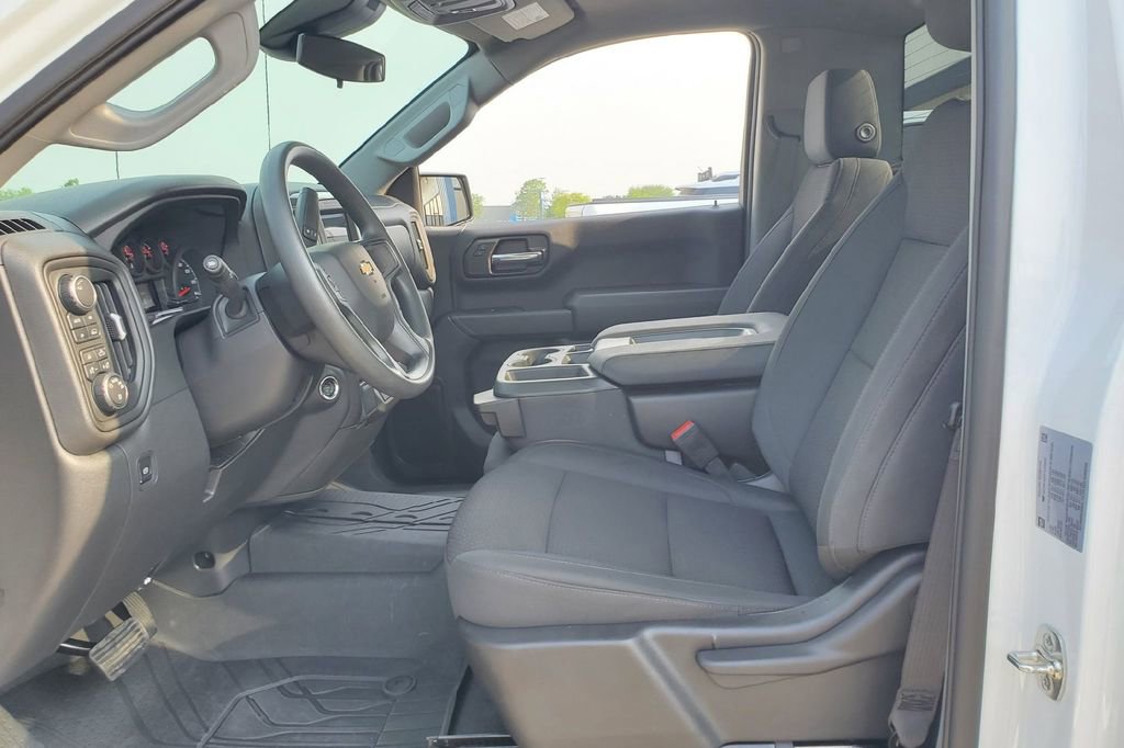 Used 2026 Chevrolet Silverado 1500 W/T w/ WT Safety Package AWD/4WD image 4