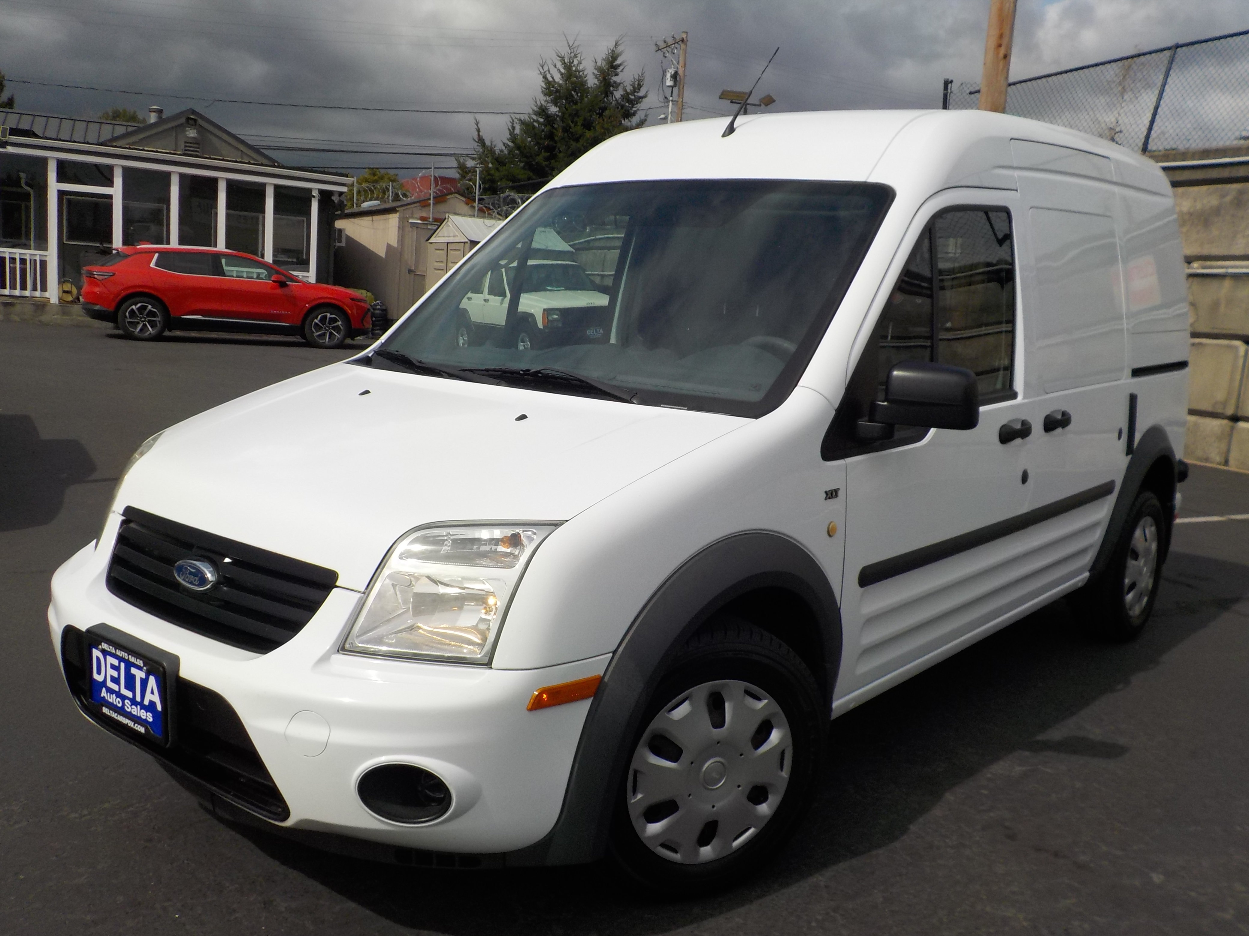 Used 2011 Ford Transit Connect XLT FWD image 3