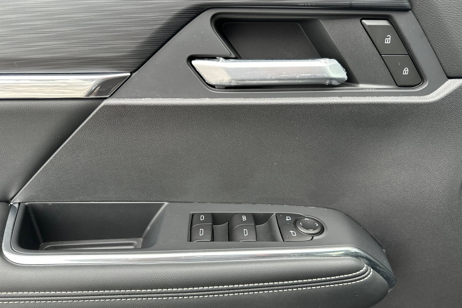 New 2025 GMC Acadia Elevation image 10