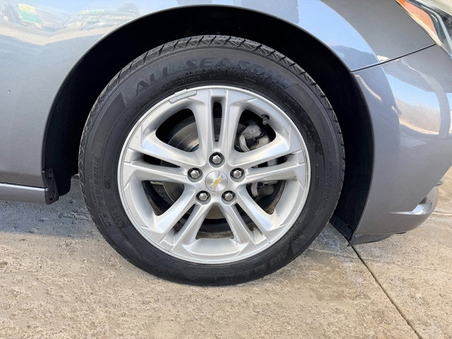 Used 2018 Chevrolet Cruze LT w/ Convenience Package image 13