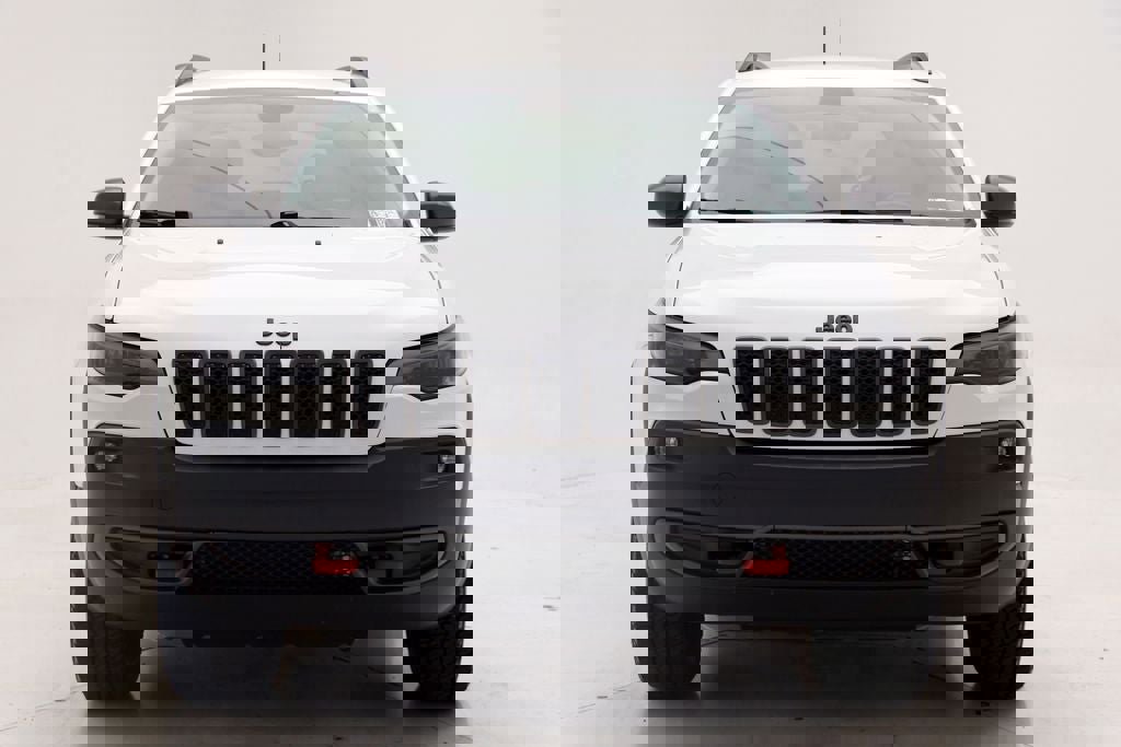 Used 2019 Jeep Cherokee Trailhawk w/ Cold Weather Group image 4