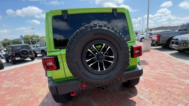 Used 2025 Jeep Wrangler Unlimited Rubicon AWD/4WD image 8