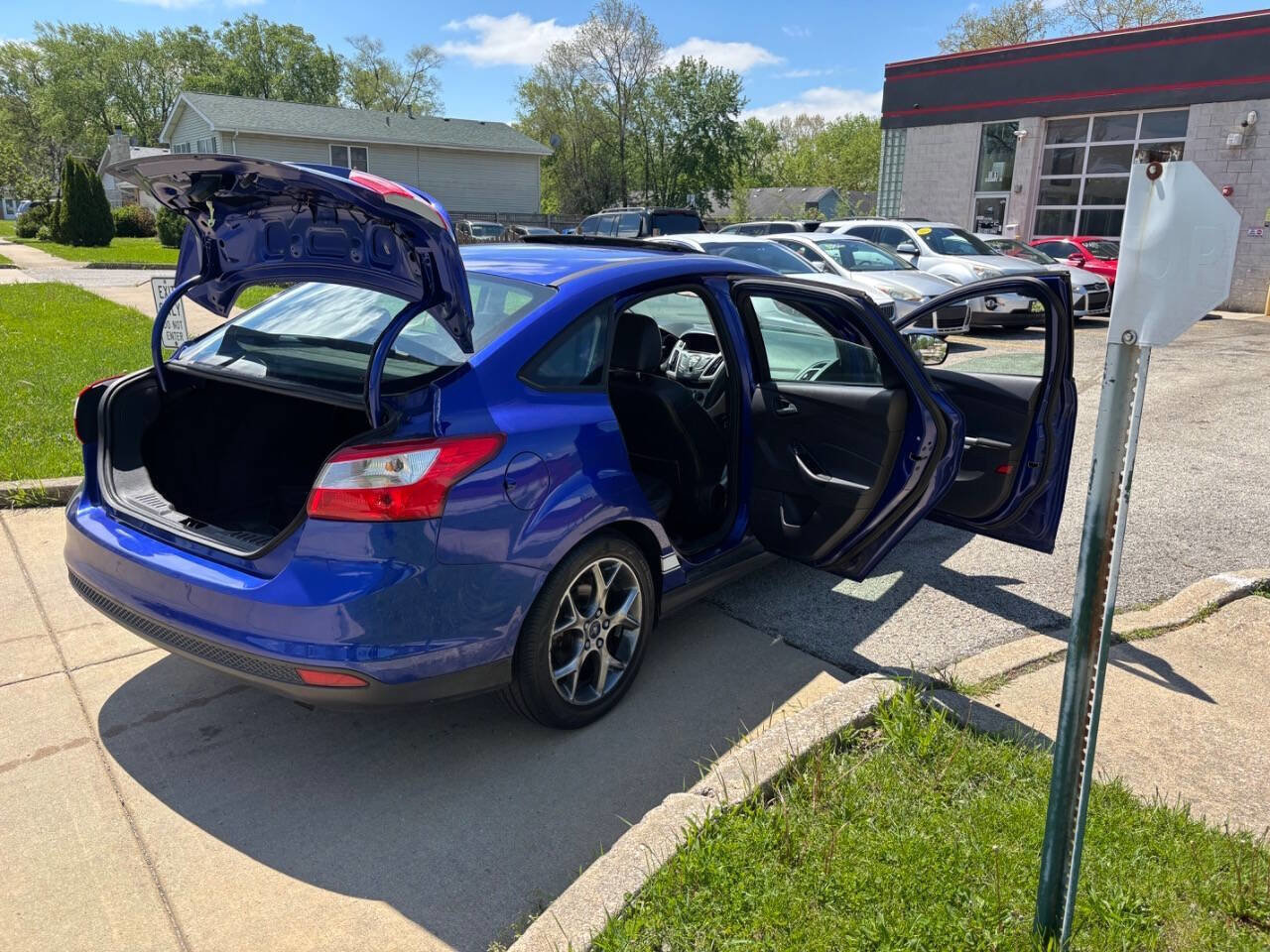 Used 2014 Ford Focus SE w/ Equipment Group 201A FWD image 6