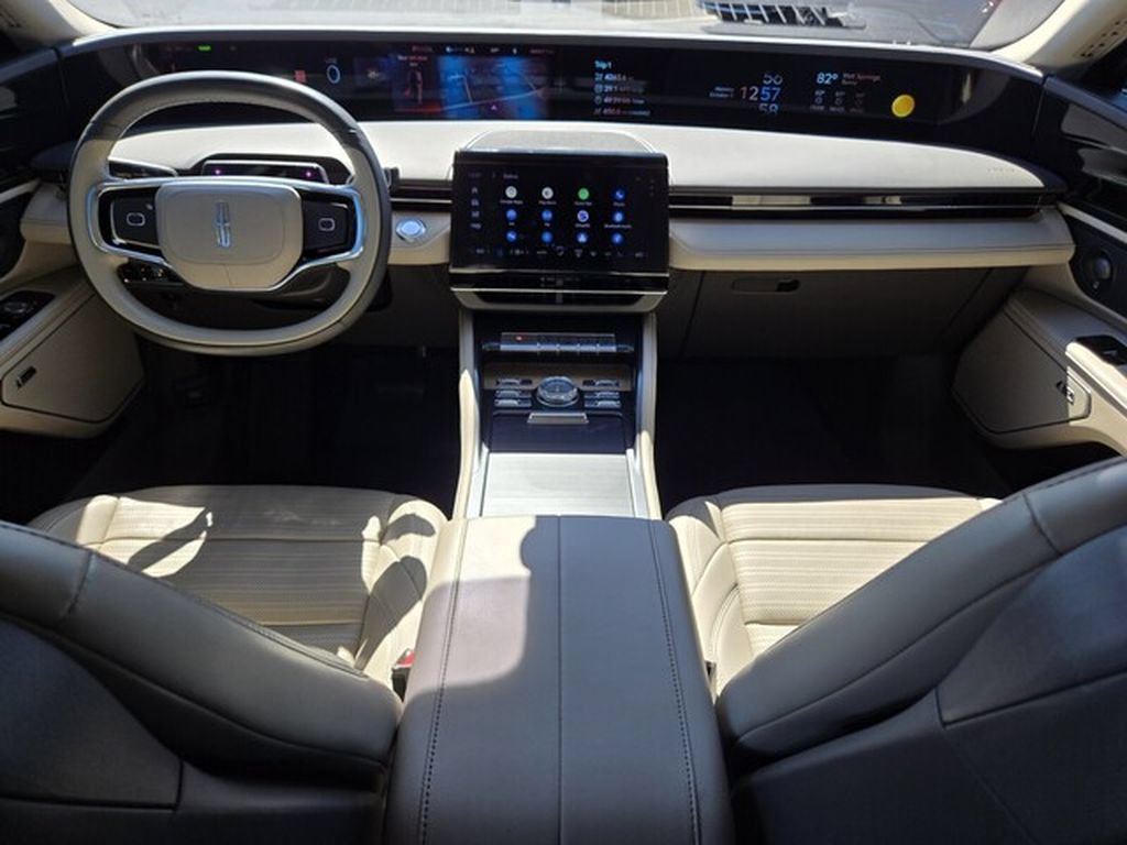 Used 2025 Lincoln Nautilus Reserve AWD/4WD image 17